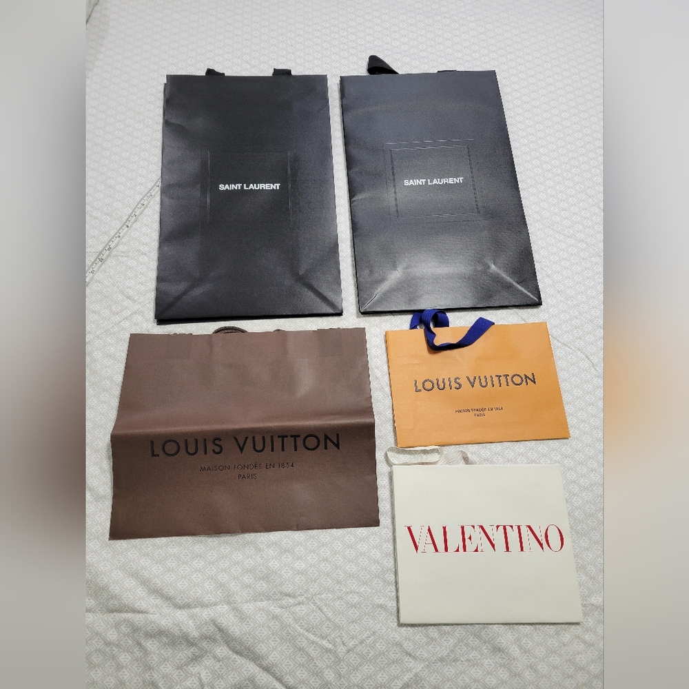 SOLD -Designer paper shopping bags $5 Each - Picture 3 of 6